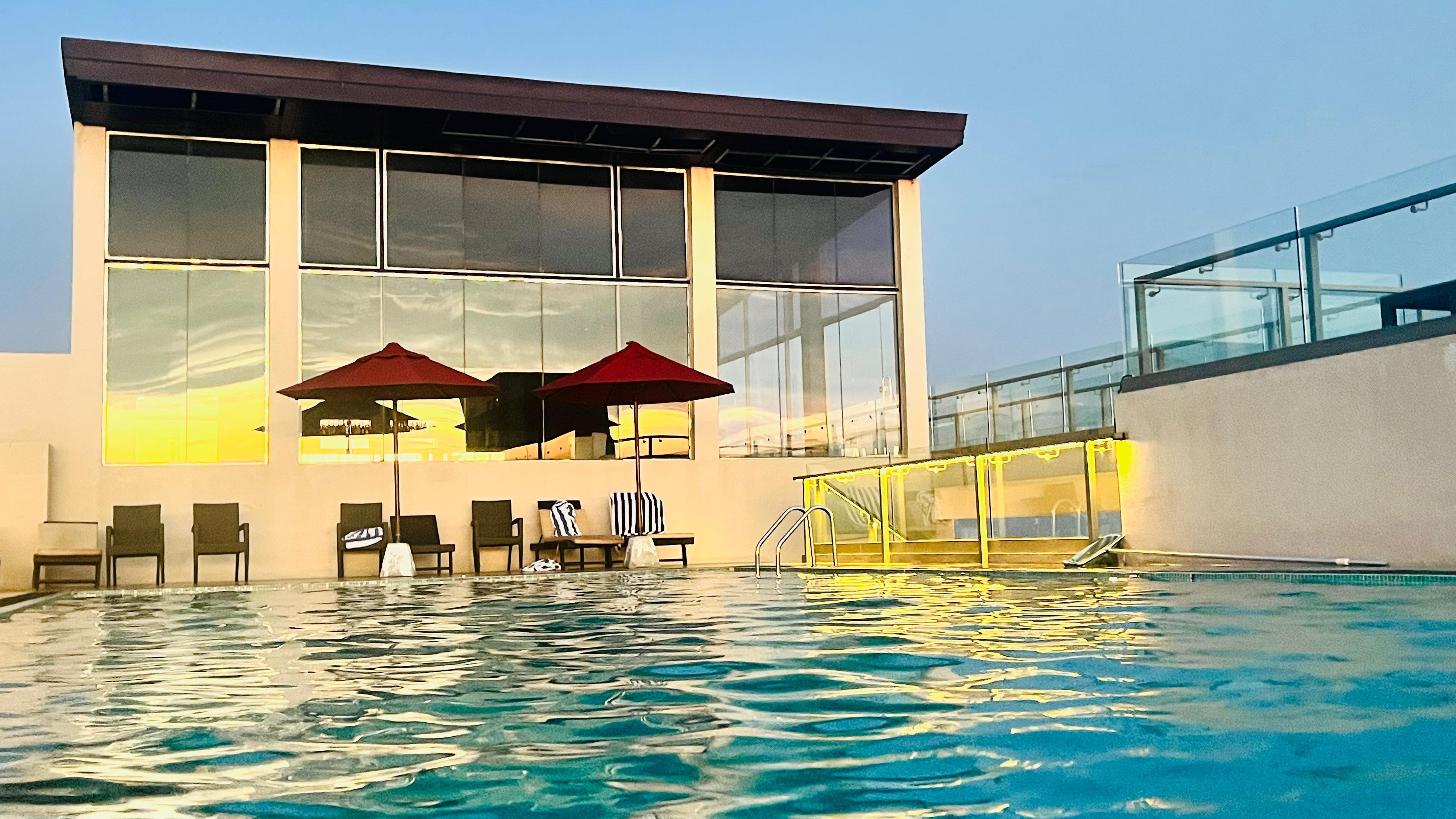 Rooftop Infinity Pool